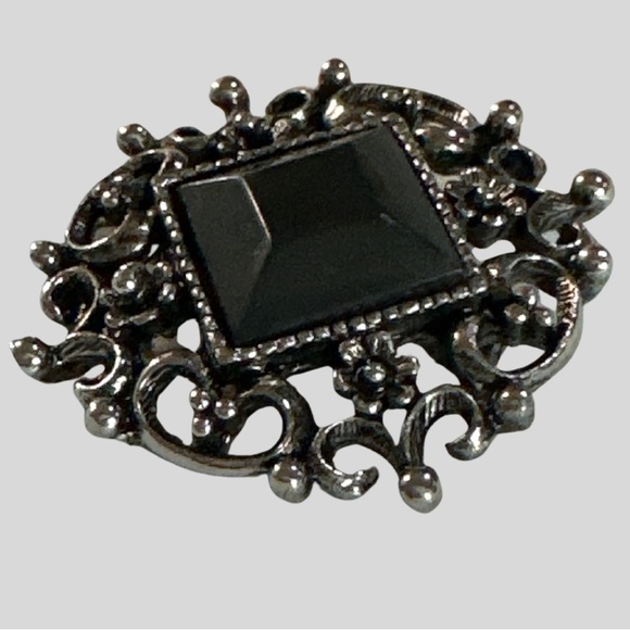 Vintage Unmarked Silver Toned Brooch with Black Inset Resin or Acrylic Stone - Picture 3 of 15